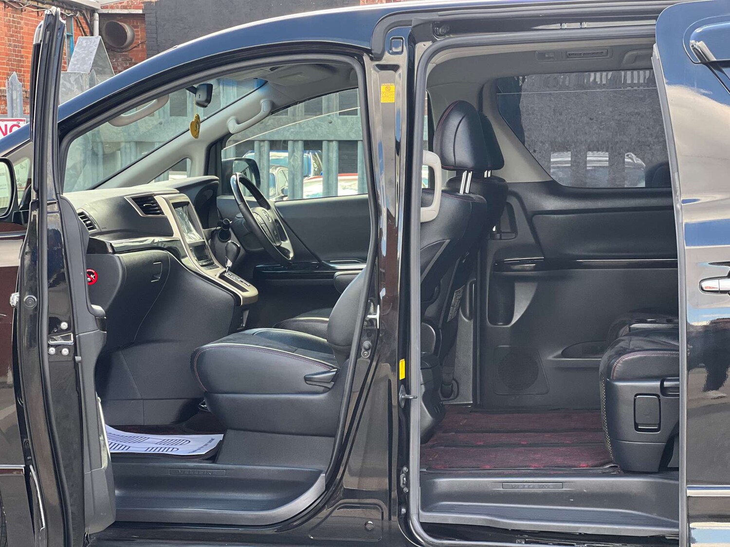 Used Toyota Vellfire 2014 for sale - 76313303: Photo 46