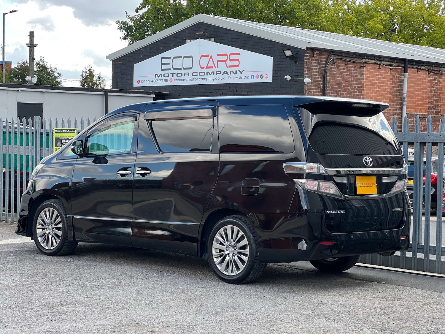 Used Toyota Vellfire 2014 for sale - 76313303: Photo 8