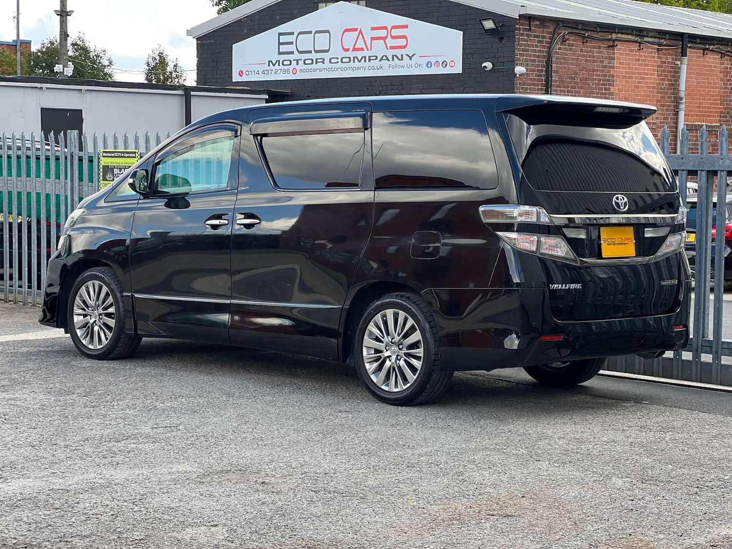 Used Toyota Vellfire 2014 for sale - 76313303: Photo 9