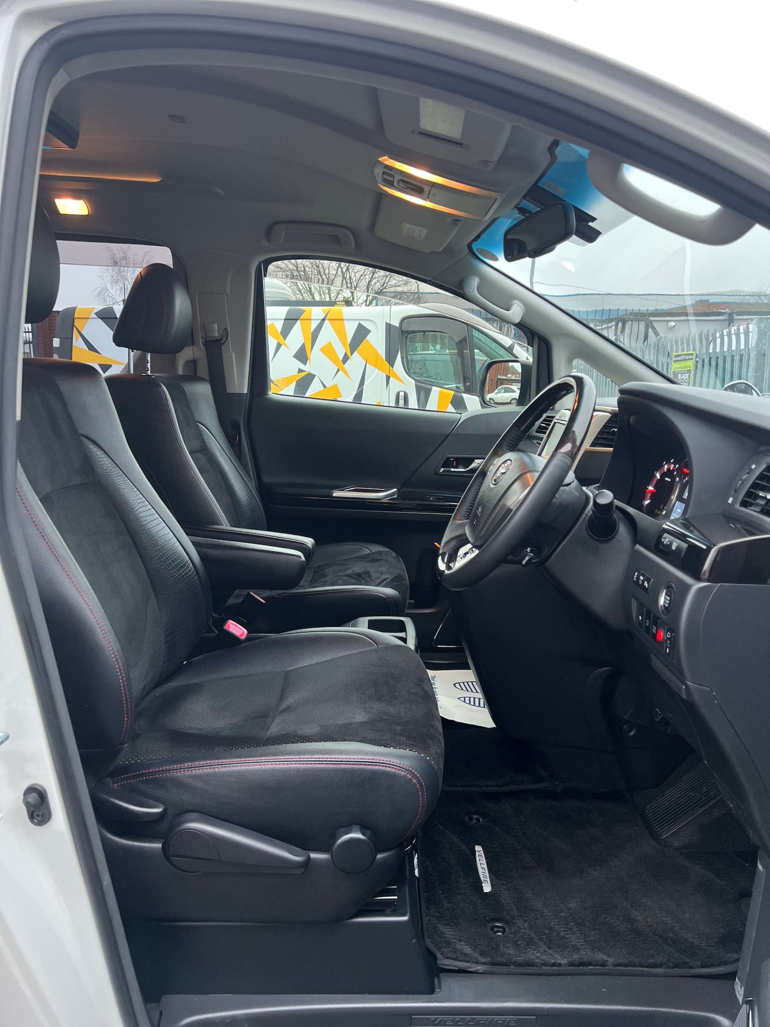 Used Toyota Vellfire 2014 for sale - 77437691: Photo 13