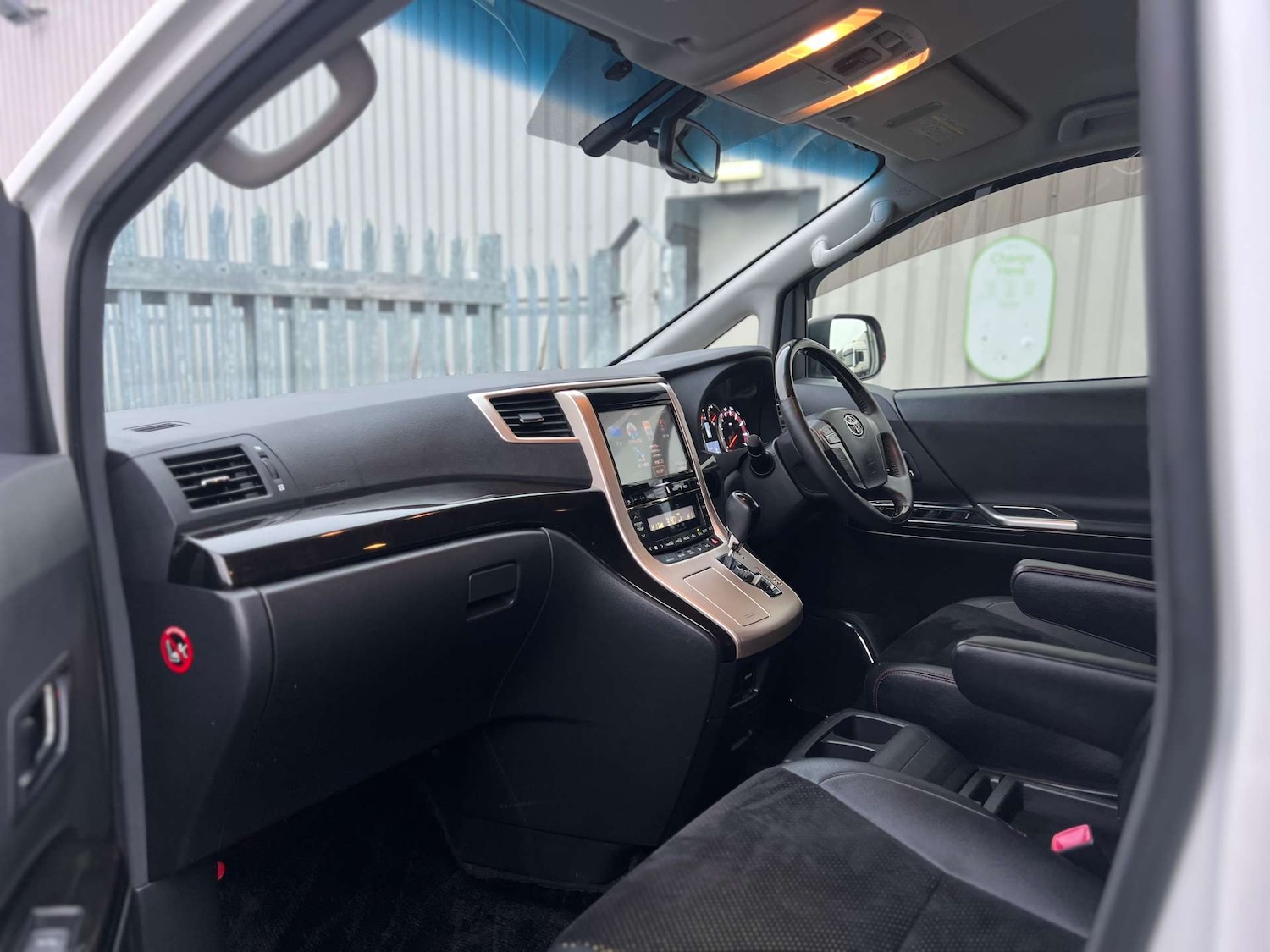 Used Toyota Vellfire 2014 for sale - 77437691: Photo 19