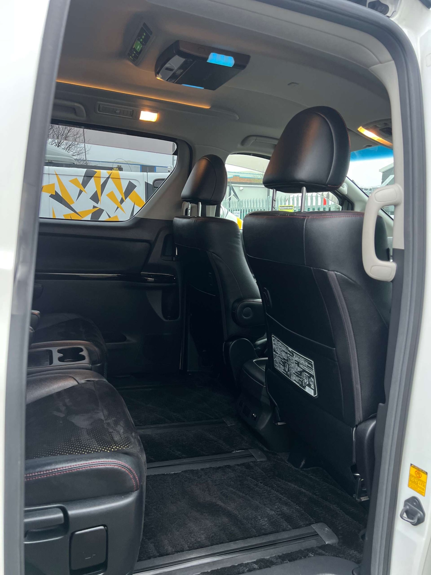 Used Toyota Vellfire 2014 for sale - 77437691: Photo 23