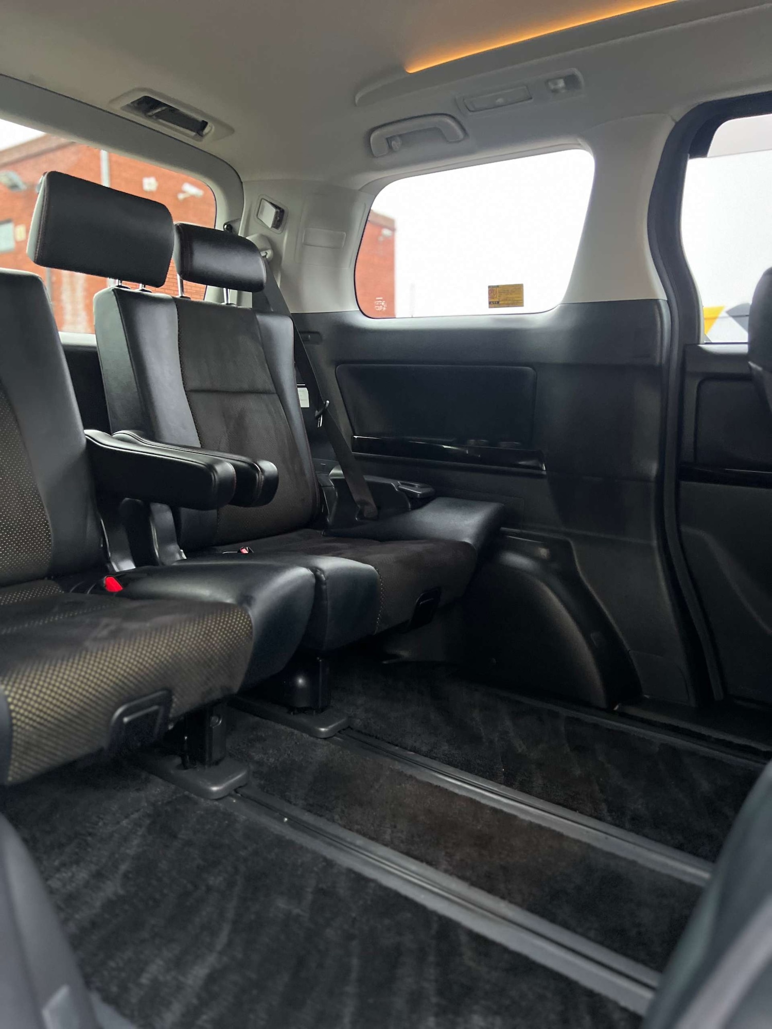 Used Toyota Vellfire 2014 for sale - 77437691: Photo 28