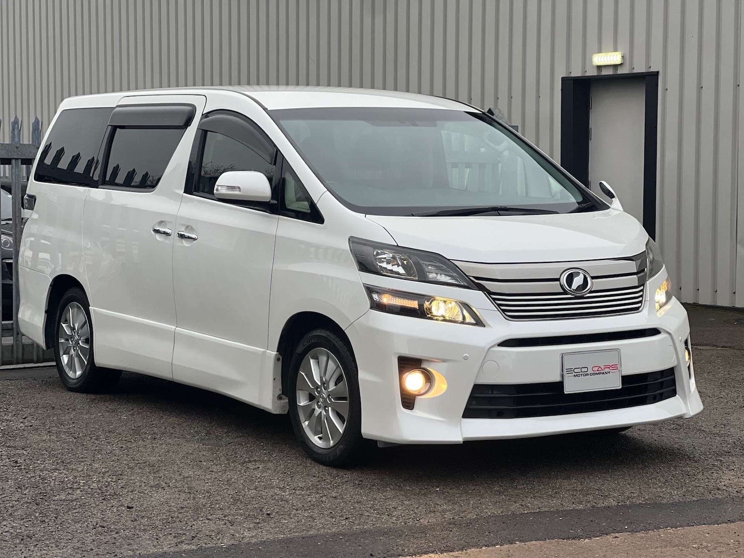 Used Toyota Vellfire 2014 for sale - 77437691: Photo 3