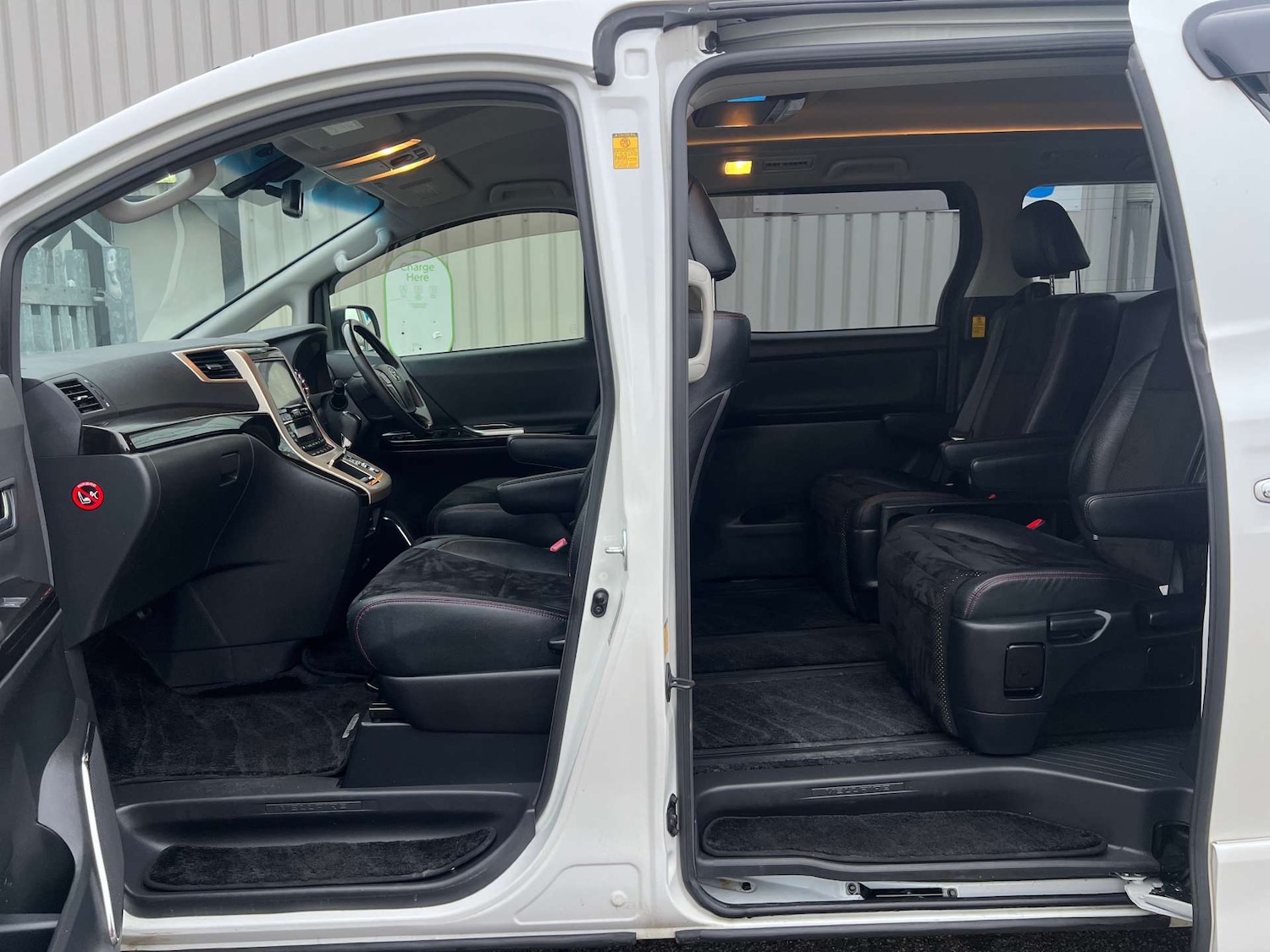 Used Toyota Vellfire 2014 for sale - 77437691: Photo 36