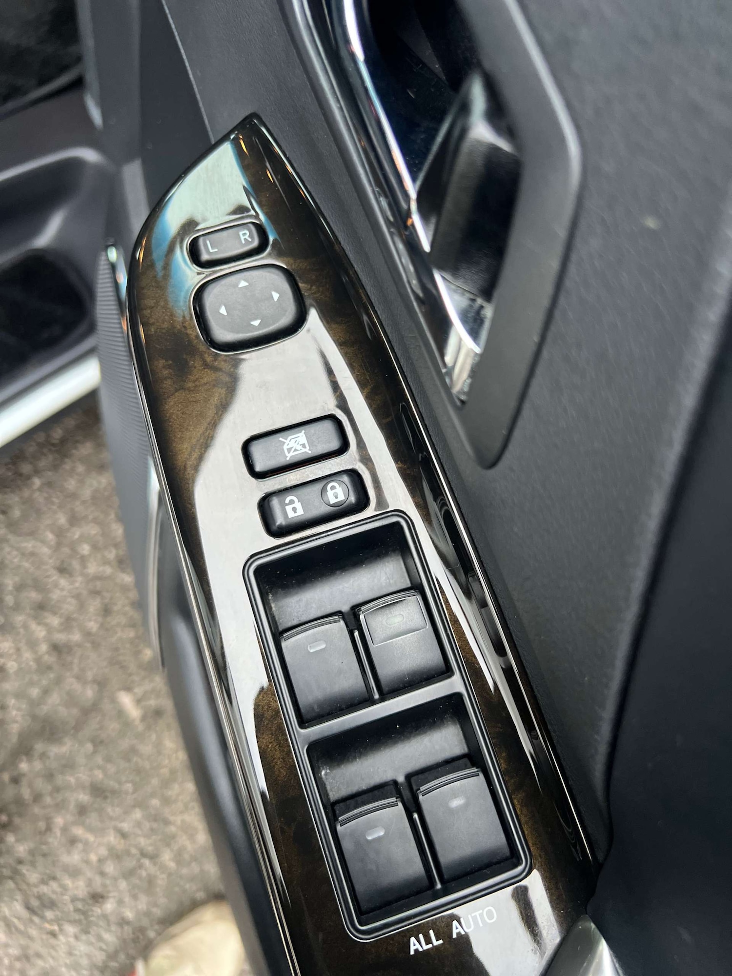 Used Toyota Vellfire 2014 for sale - 77437691: Photo 45