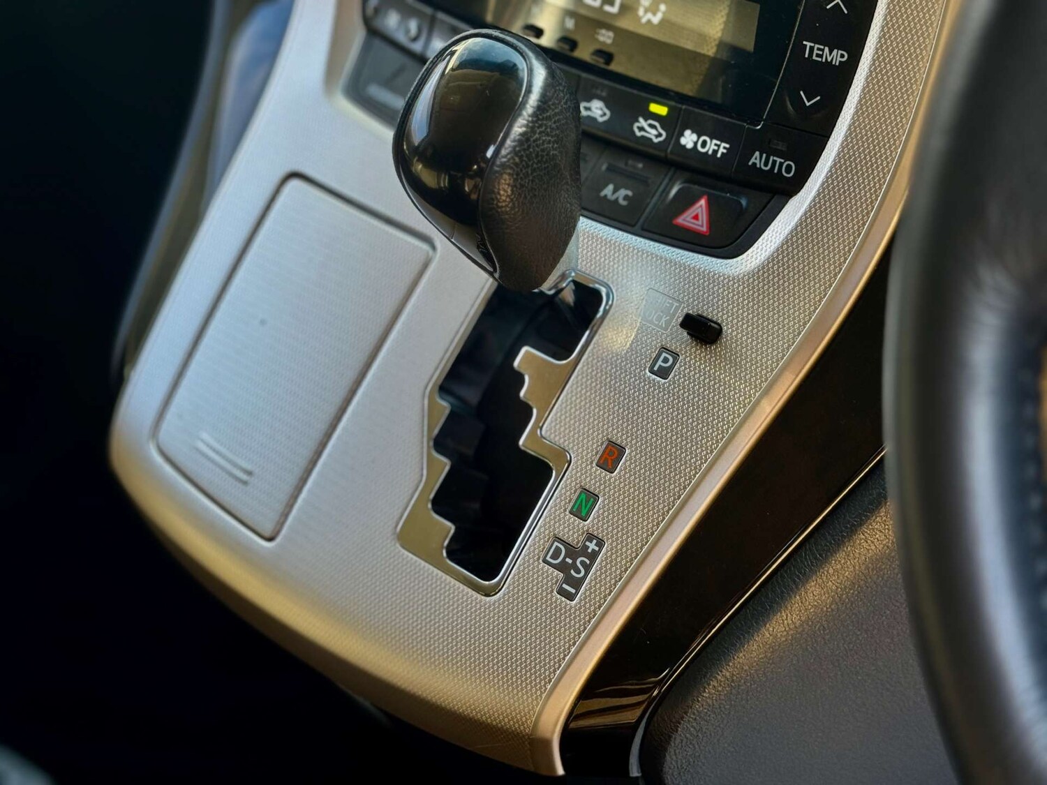 Used Toyota Vellfire 2014 for sale - 77437691: Photo 53