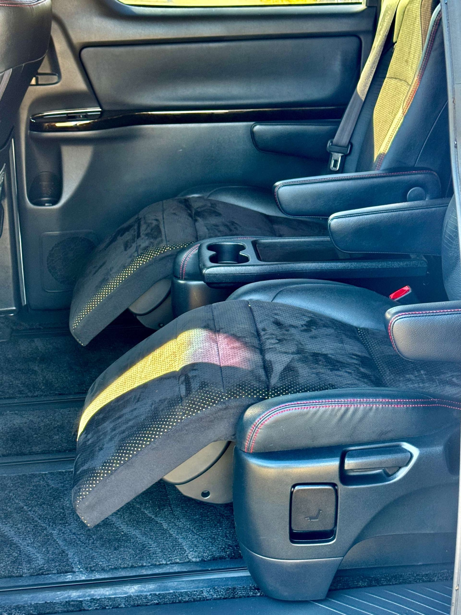 Used Toyota Vellfire 2014 for sale - 77437691: Photo 68