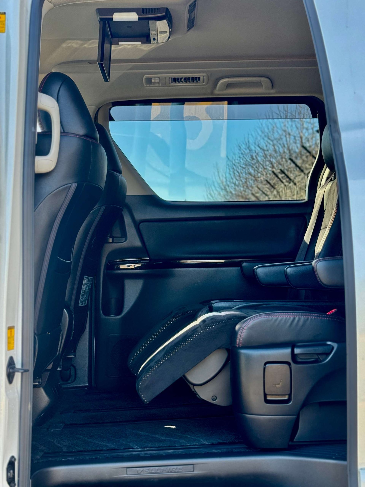 Used Toyota Vellfire 2014 for sale - 77437691: Photo 75