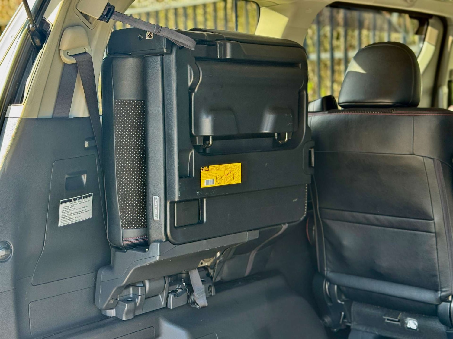 Used Toyota Vellfire 2014 for sale - 77437691: Photo 81