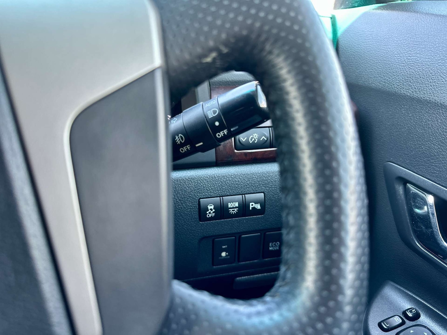 Used Toyota Vellfire 2025 for sale - 77003462: Photo 61