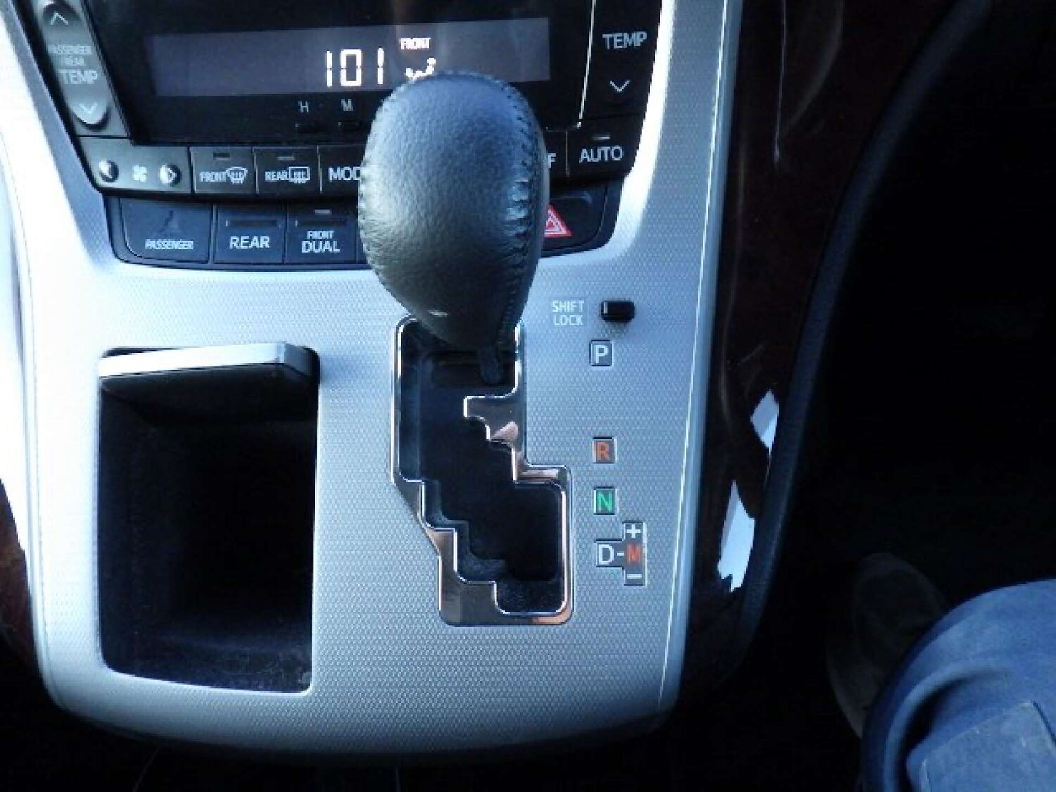 Used Toyota Vellfire 2014 for sale - 77502011: Photo 44