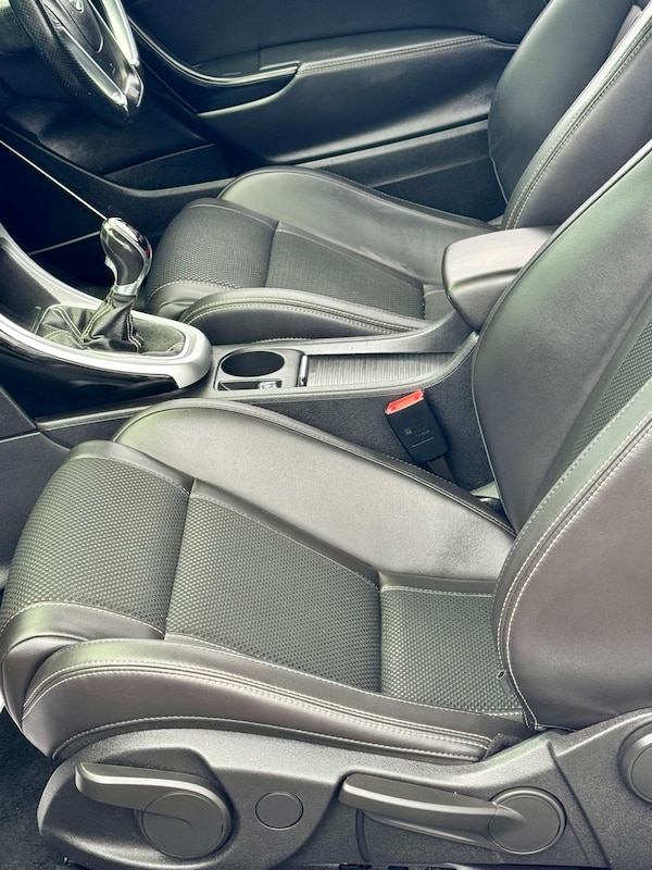 Used Vauxhall Astra 2014 for sale - 76105317: Photo 9