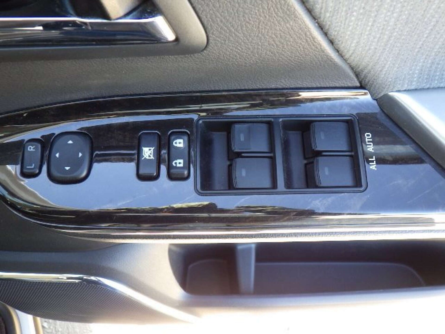 Used Toyota Alphard 2012 for sale - 77442195: Photo 25