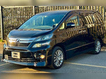 2025 - 2.4+GOLDEN EYES+GRADE 4B+FRESH IMPORT+ 5-Door