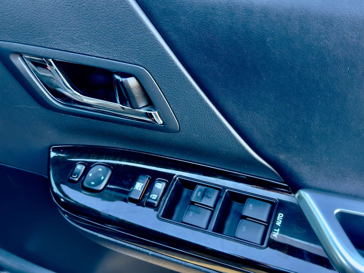 Used Toyota Vellfire 2025 for sale - 77736130: Photo 75