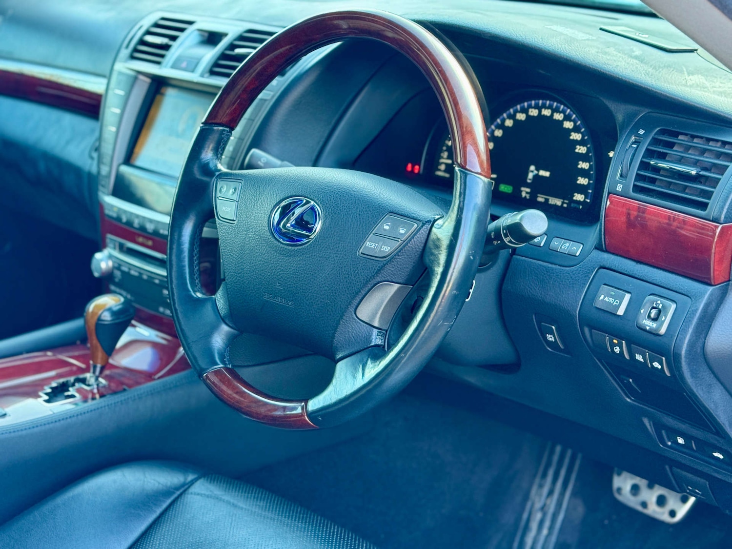 Used Lexus LS 2022 for sale - 77235355: Photo 7