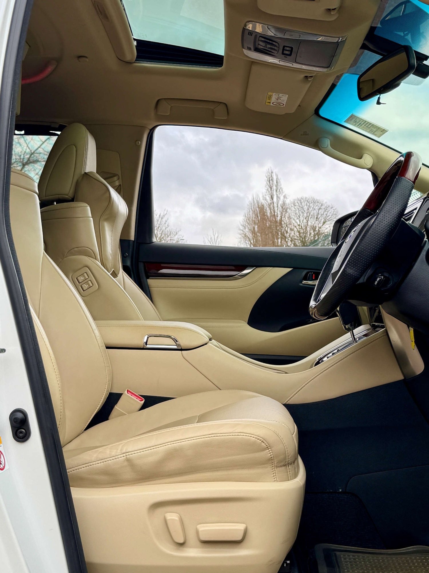 Used Toyota Alphard 2015 for sale - 77504104: Photo 11