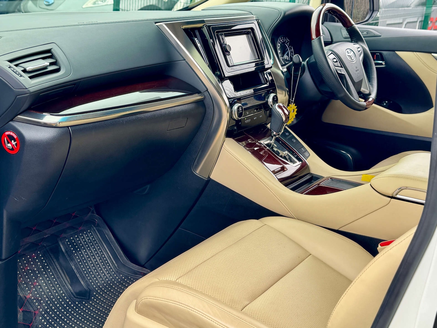 Used Toyota Alphard 2015 for sale - 77504104: Photo 12