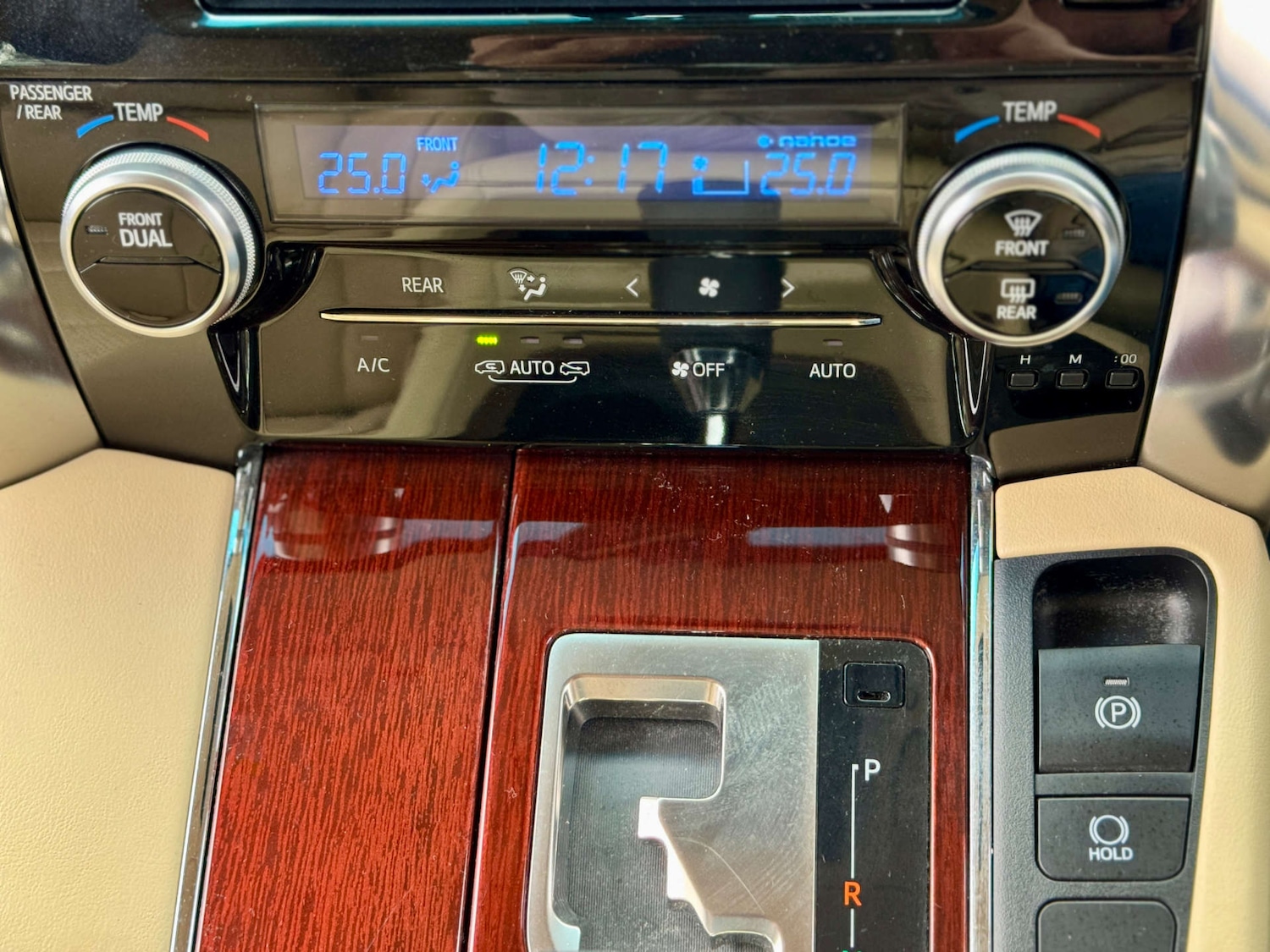 Used Toyota Alphard 2015 for sale - 77504104: Photo 18