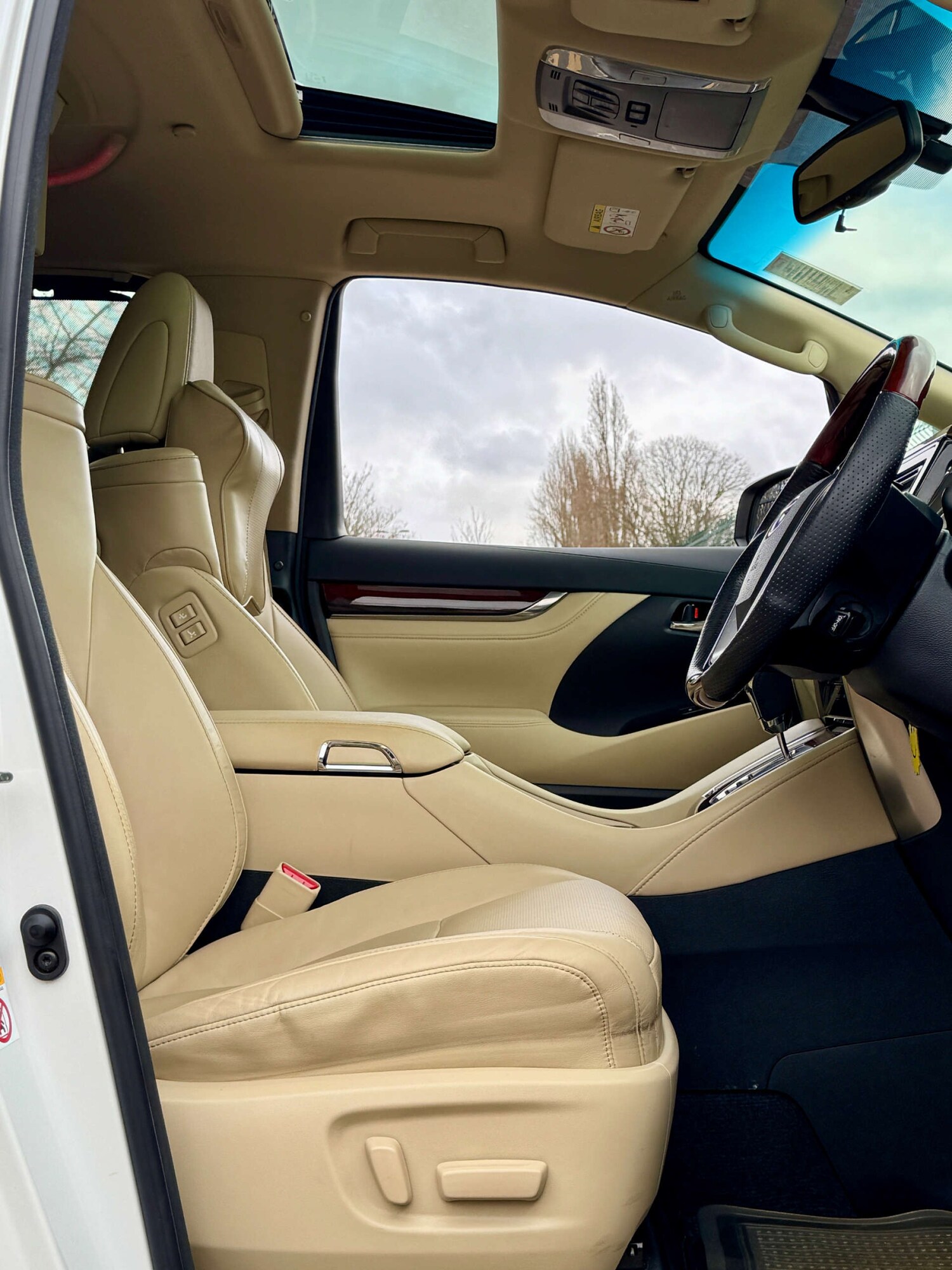 Used Toyota Alphard 2015 for sale - 77504104: Photo 59