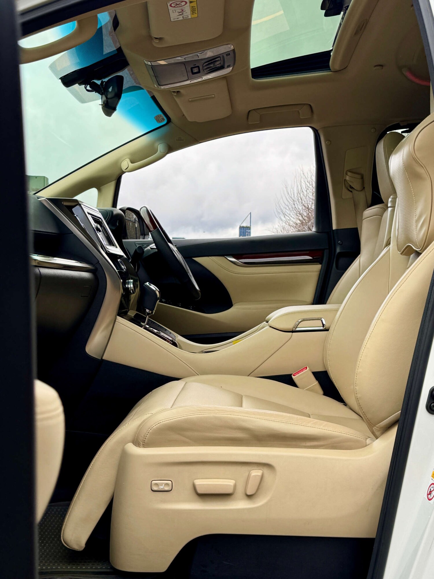 Used Toyota Alphard 2015 for sale - 77504104: Photo 64