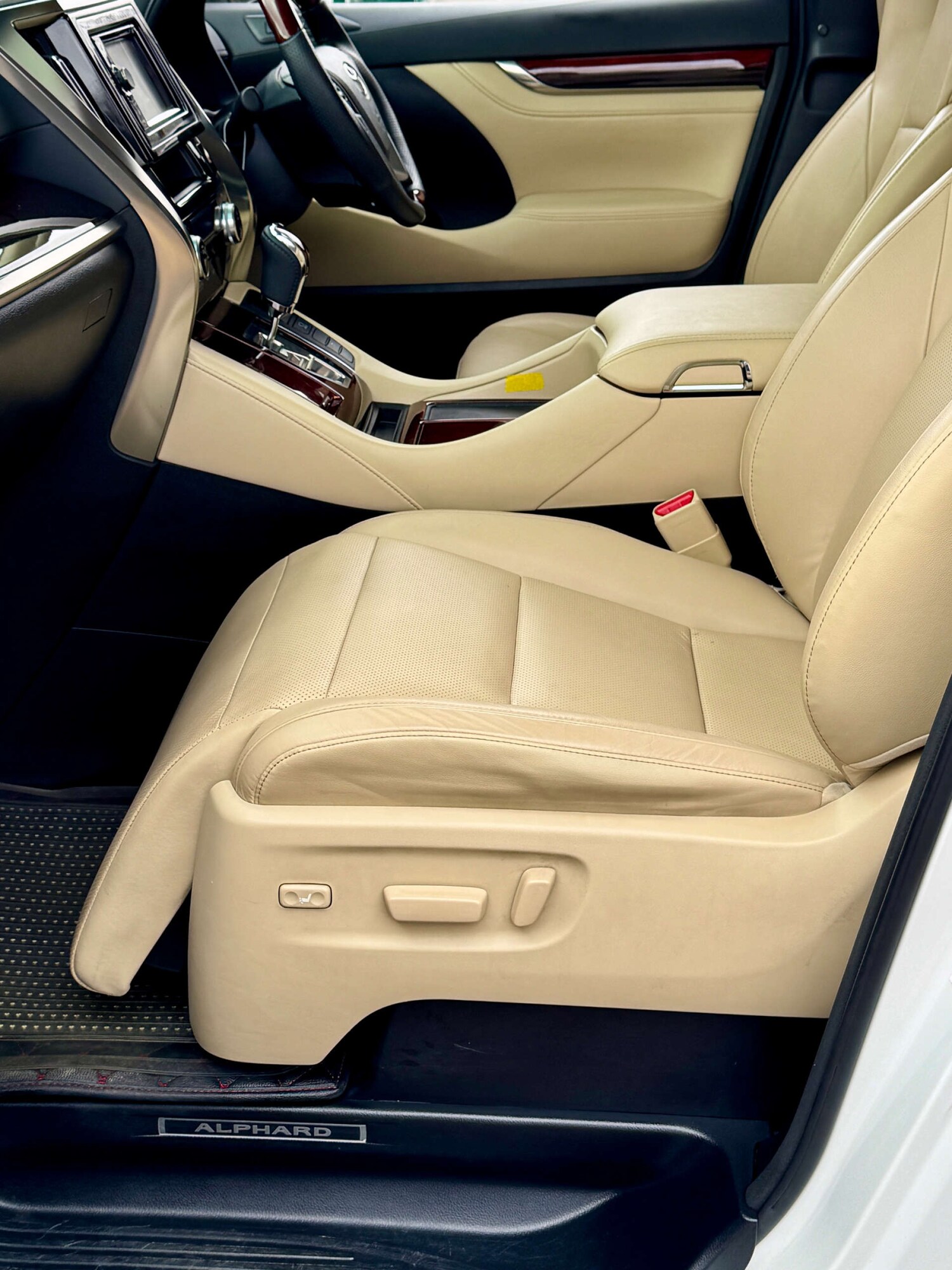 Used Toyota Alphard 2015 for sale - 77504104: Photo 65