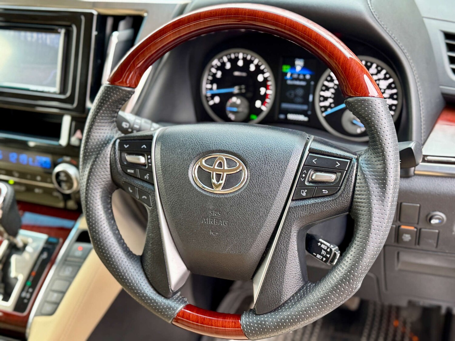 Used Toyota Alphard 2015 for sale - 77504104: Photo 66