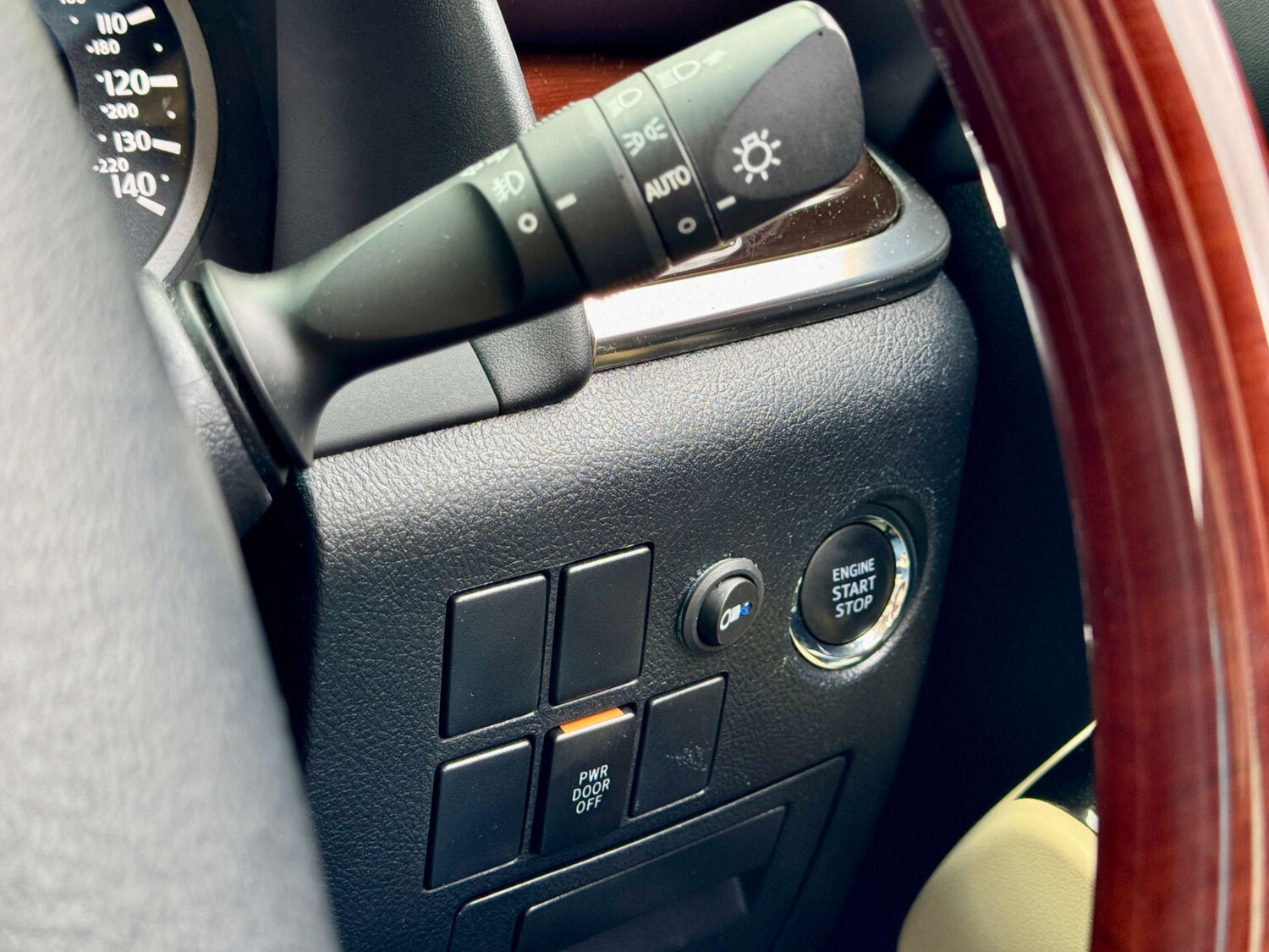 Used Toyota Alphard 2015 for sale - 77504104: Photo 70