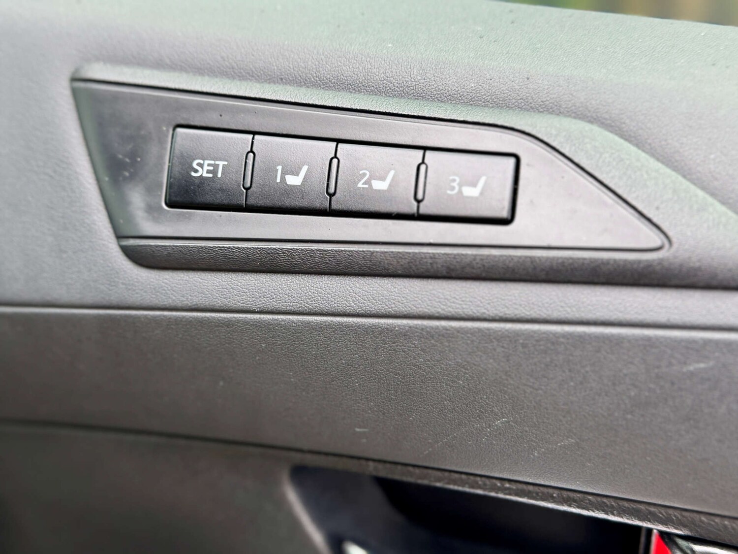 Used Toyota Alphard 2015 for sale - 77504104: Photo 76