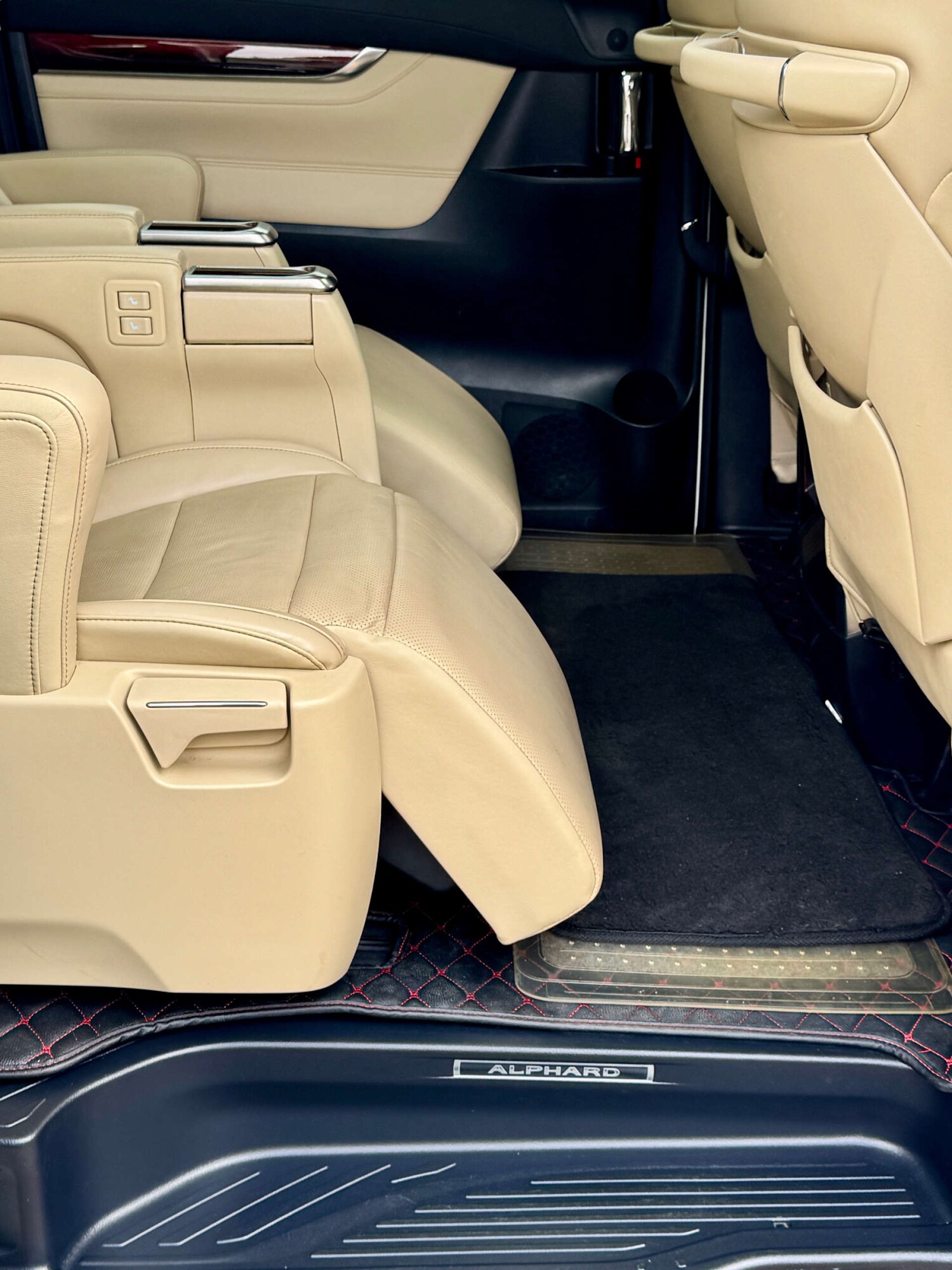 Used Toyota Alphard 2015 for sale - 77504104: Photo 82