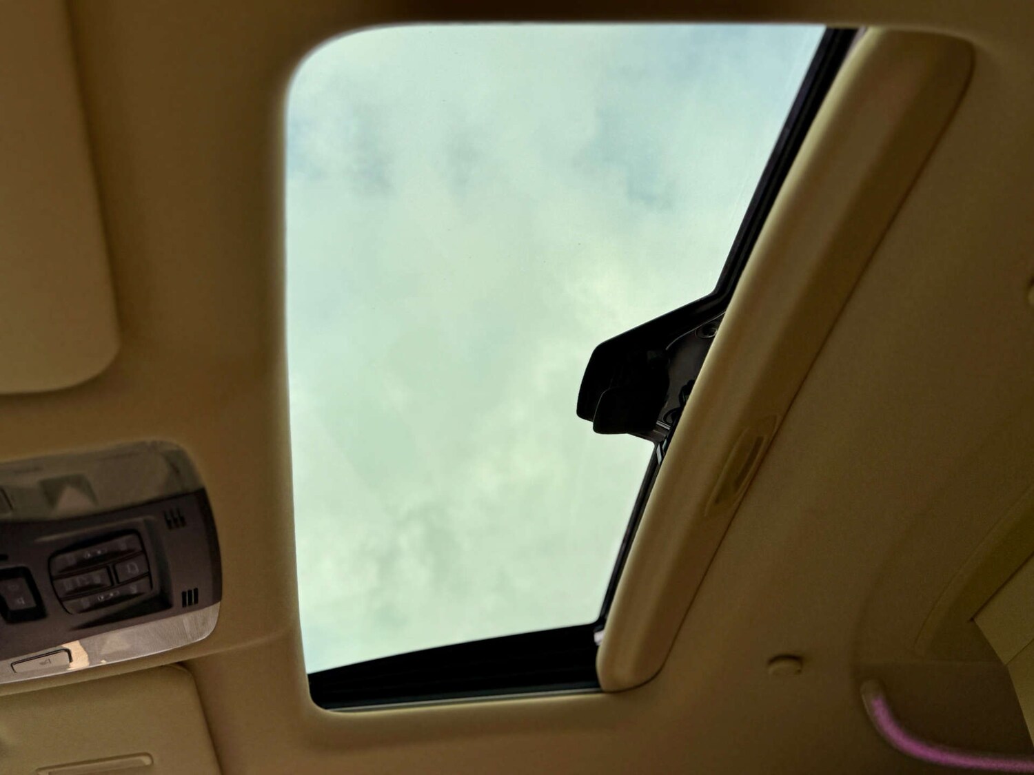 Used Toyota Alphard 2015 for sale - 77504104: Photo 96