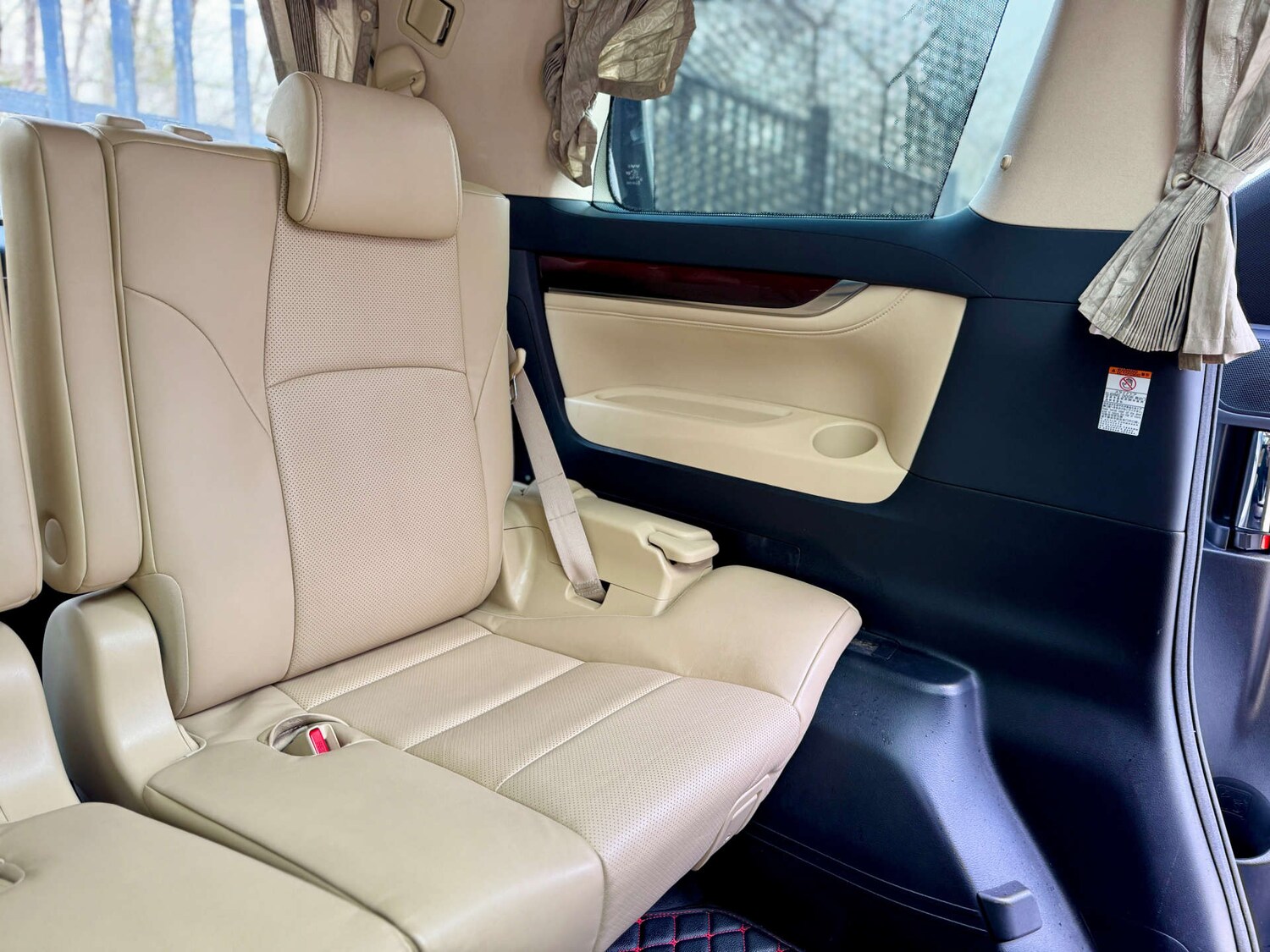 Used Toyota Alphard 2015 for sale - 77504104: Photo 99