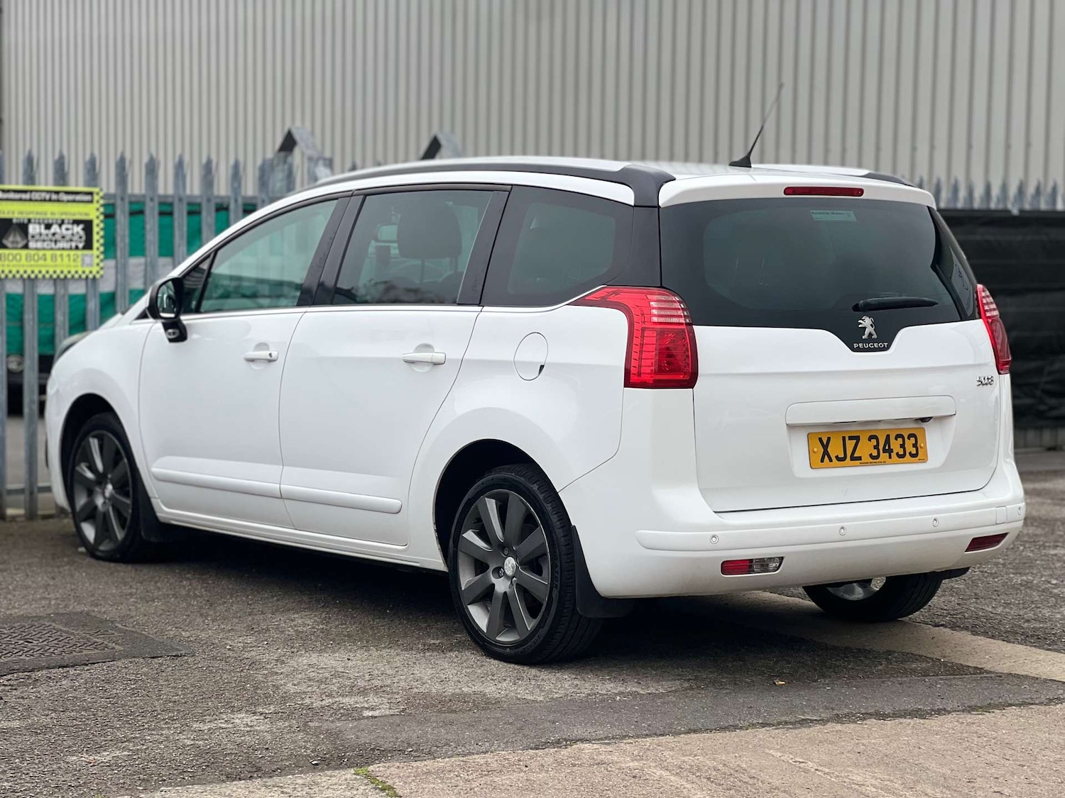 Used Peugeot 5008 2015 for sale - 76518050: Photo 5