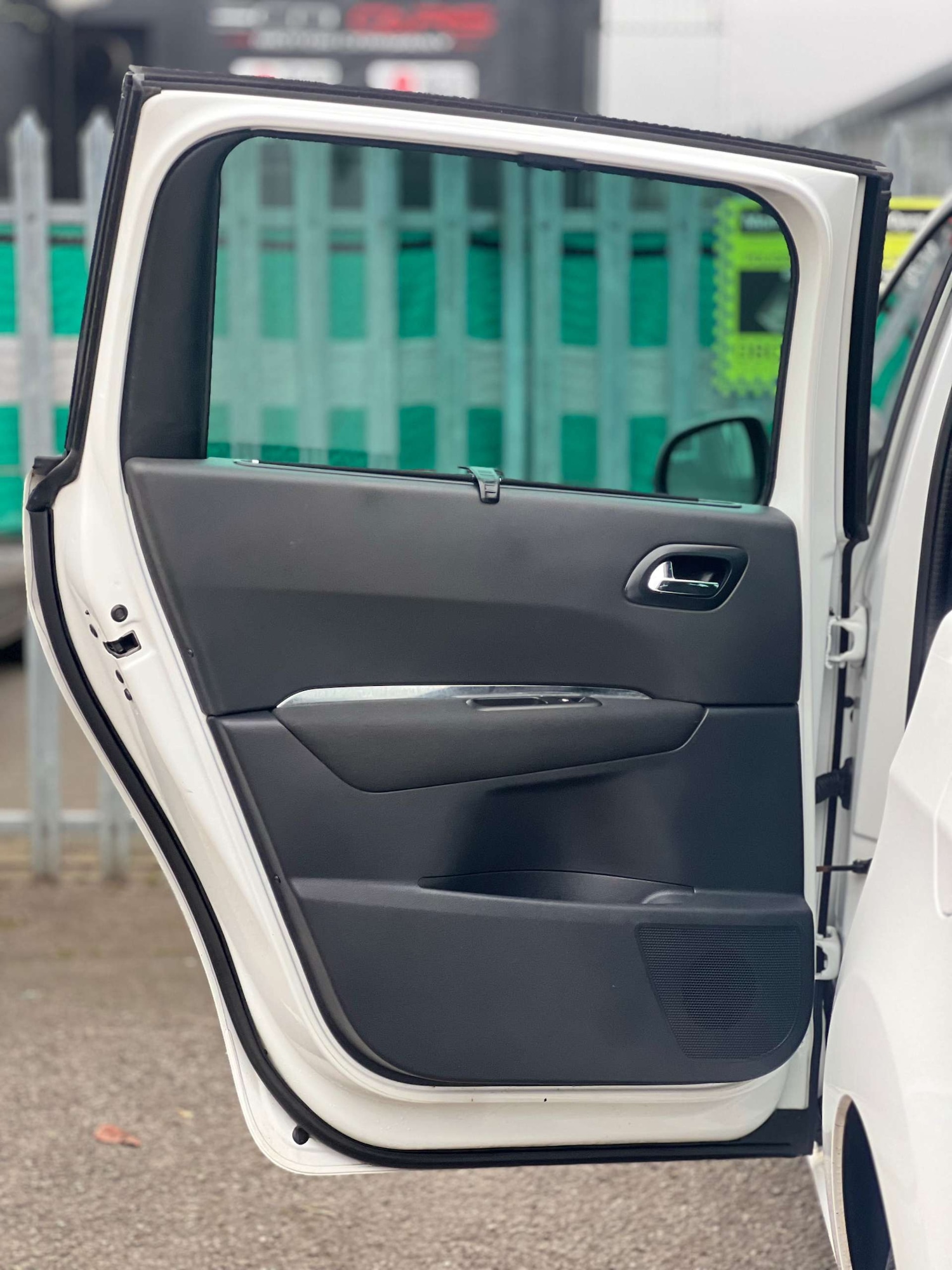 Used Peugeot 5008 2015 for sale - 76518050: Photo 52