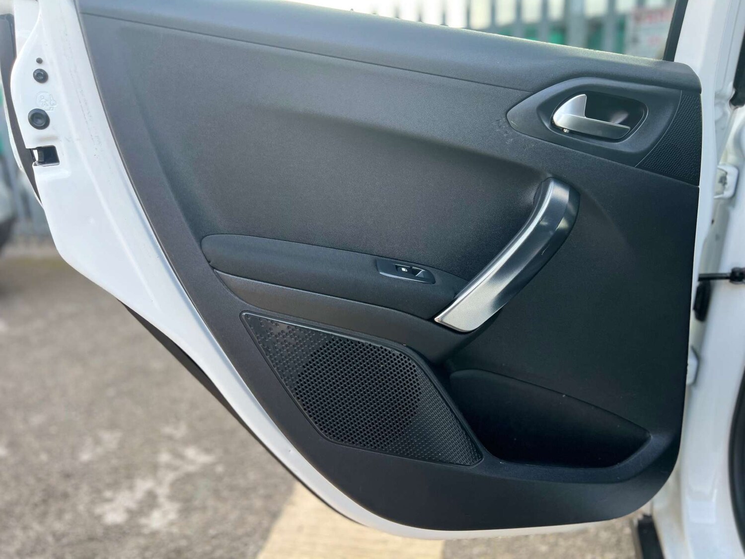 Used Peugeot 2008 2017 for sale - 76635783: Photo 42