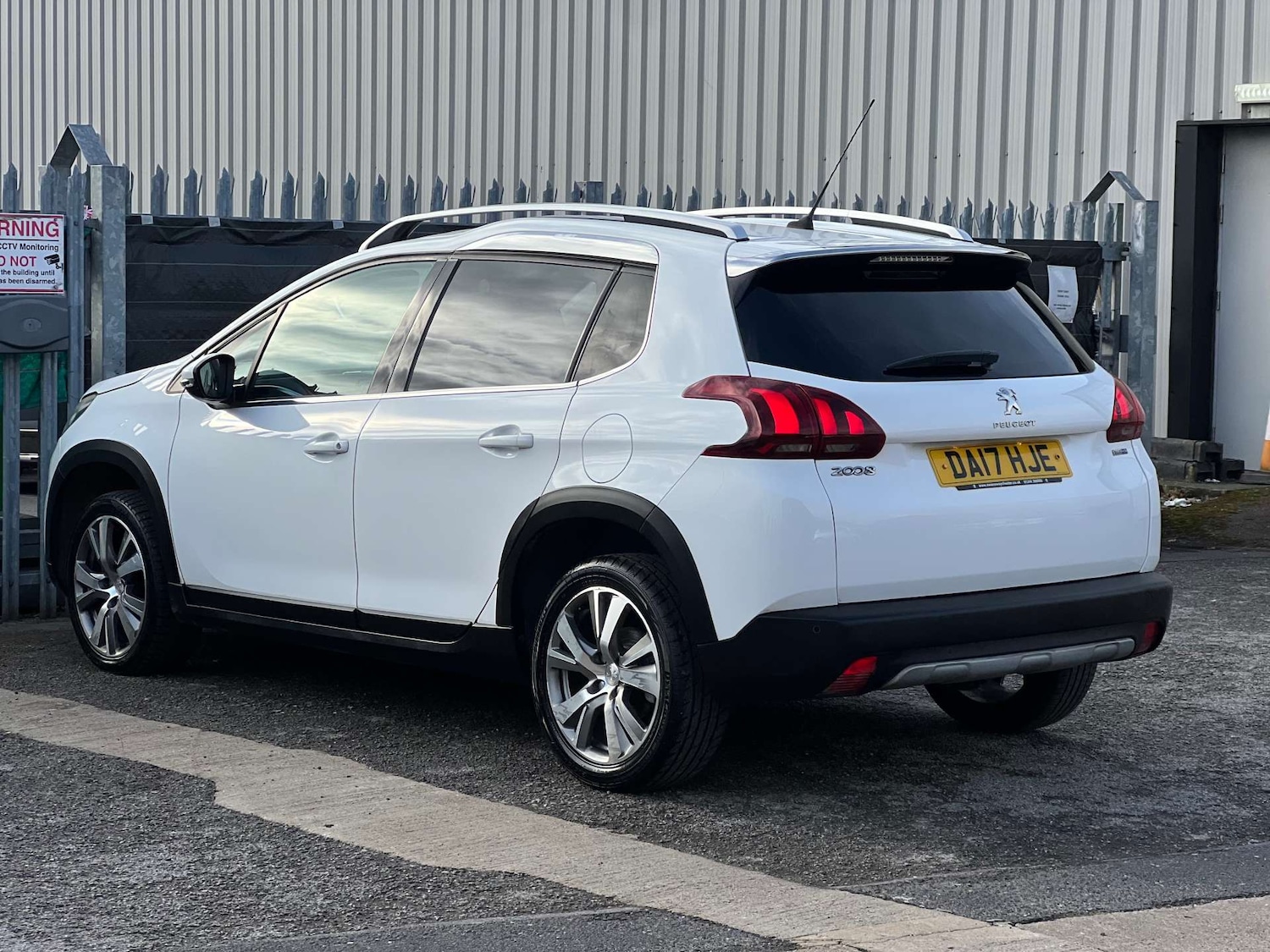 Used Peugeot 2008 2017 for sale - 76635783: Photo 7