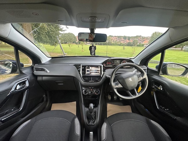 Used Peugeot 208 2014 for sale - 75848023: Photo 2