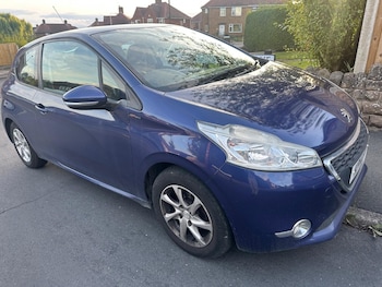 Used Peugeot 208 2014 for sale - 75848023: Photo