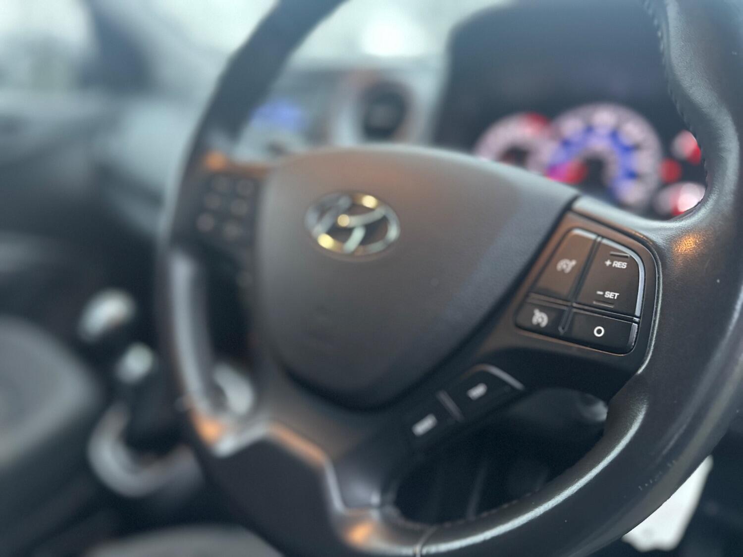 Used Hyundai i10 2018 for sale - 76769179: Photo 15