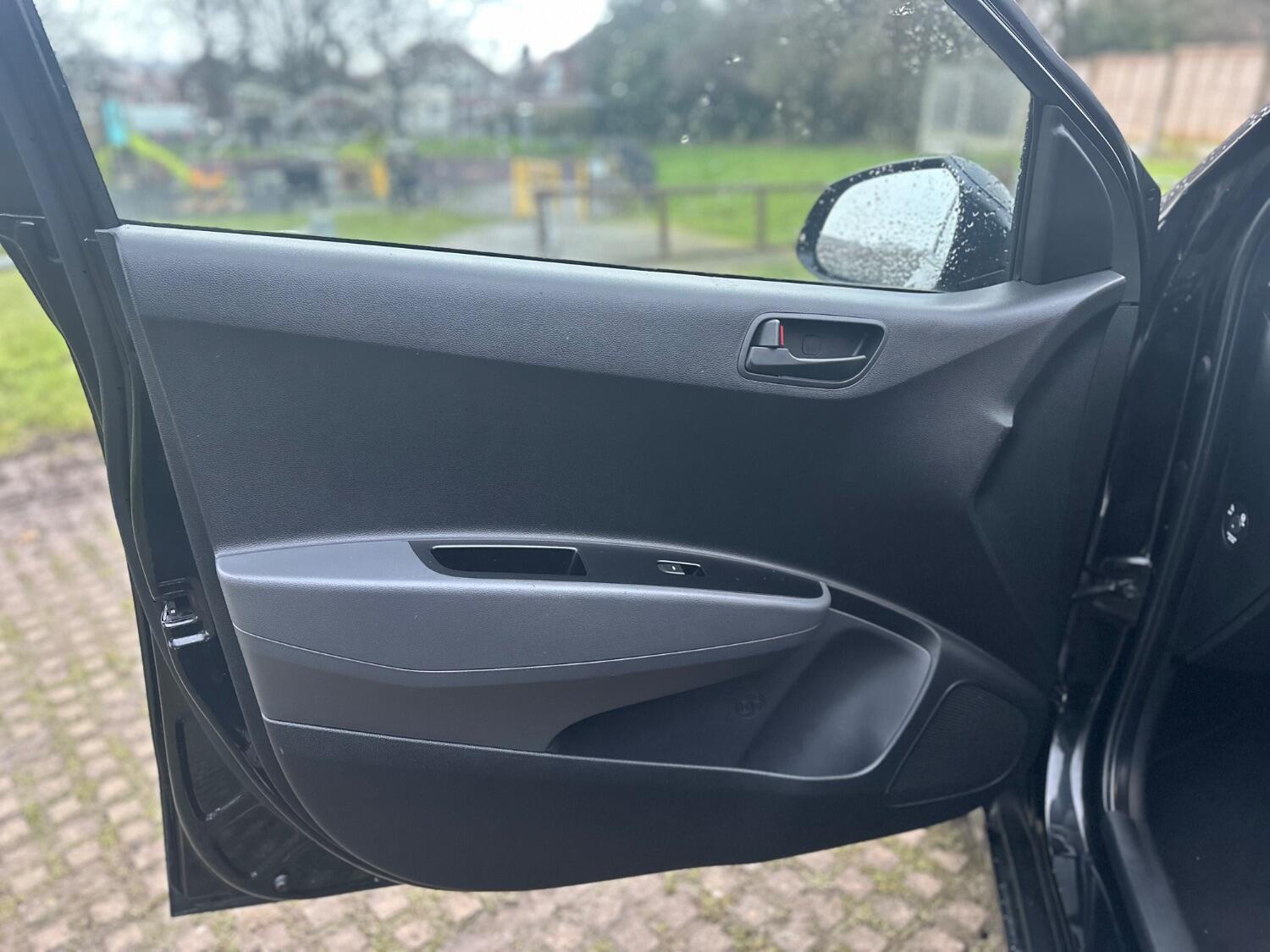 Used Hyundai i10 2018 for sale - 76769179: Photo 22