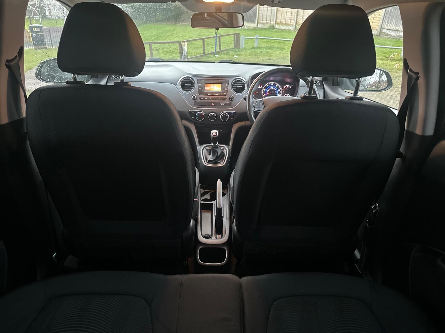 Used Hyundai i10 2018 for sale - 76769179: Photo 25