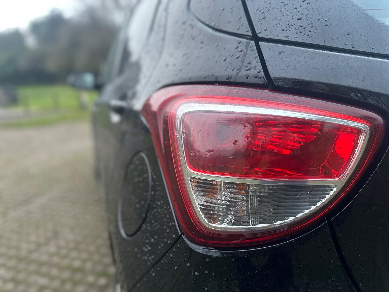 Used Hyundai i10 2018 for sale - 76769179: Photo 30