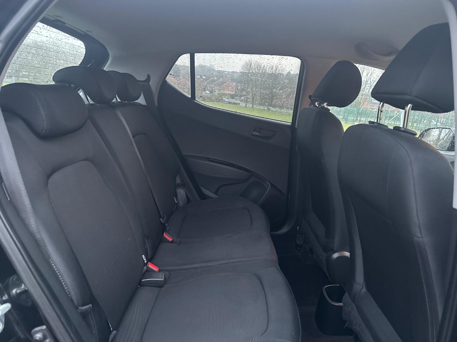 Used Hyundai i10 2018 for sale - 76769179: Photo 32