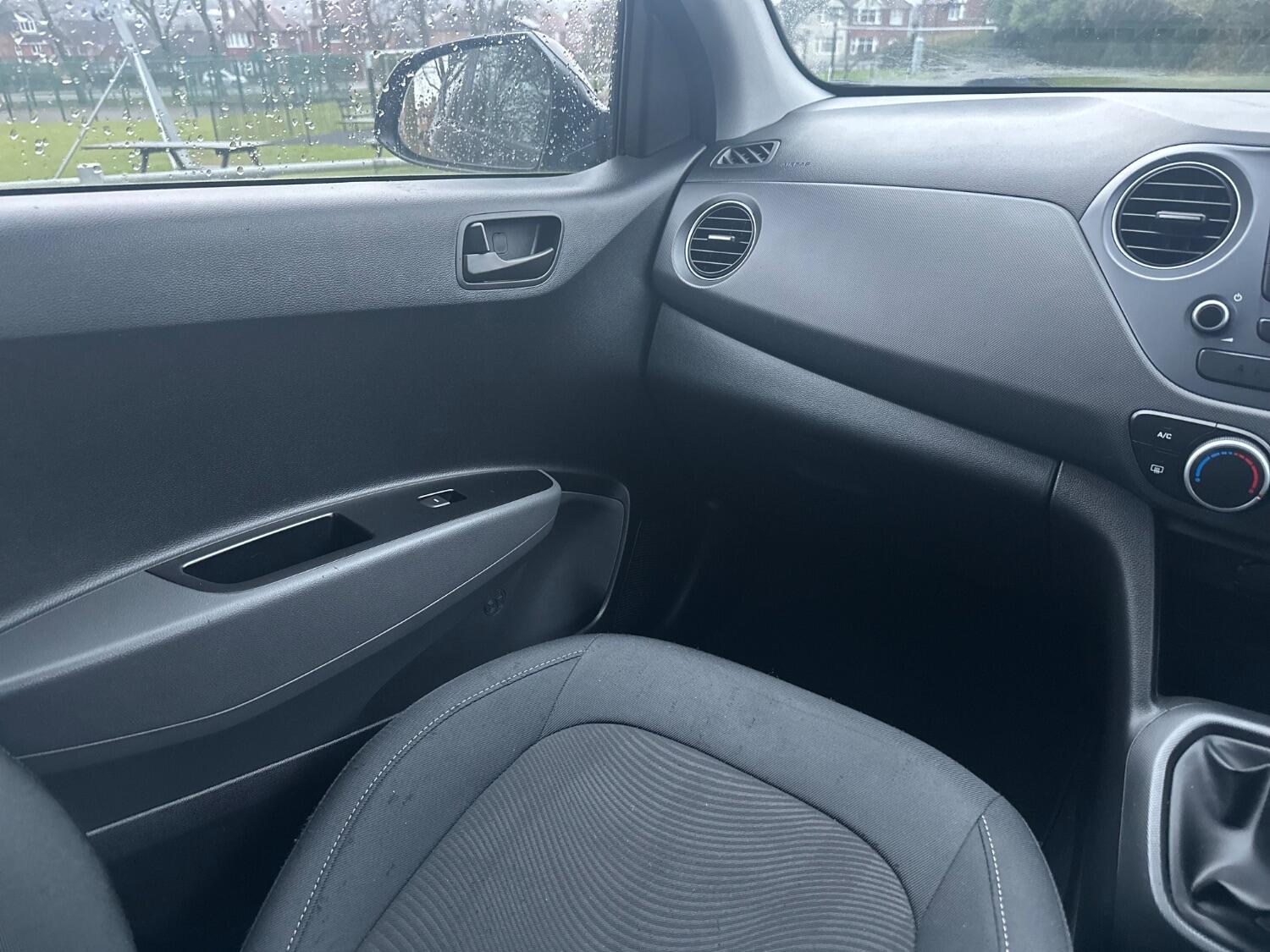 Used Hyundai i10 2018 for sale - 76769179: Photo 39