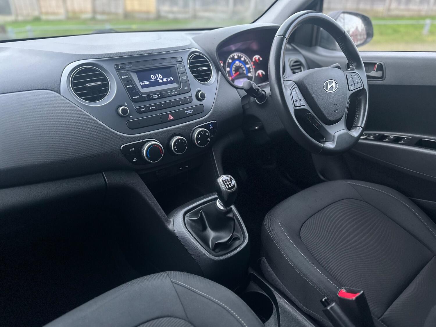 Used Hyundai i10 2018 for sale - 76769179: Photo 40