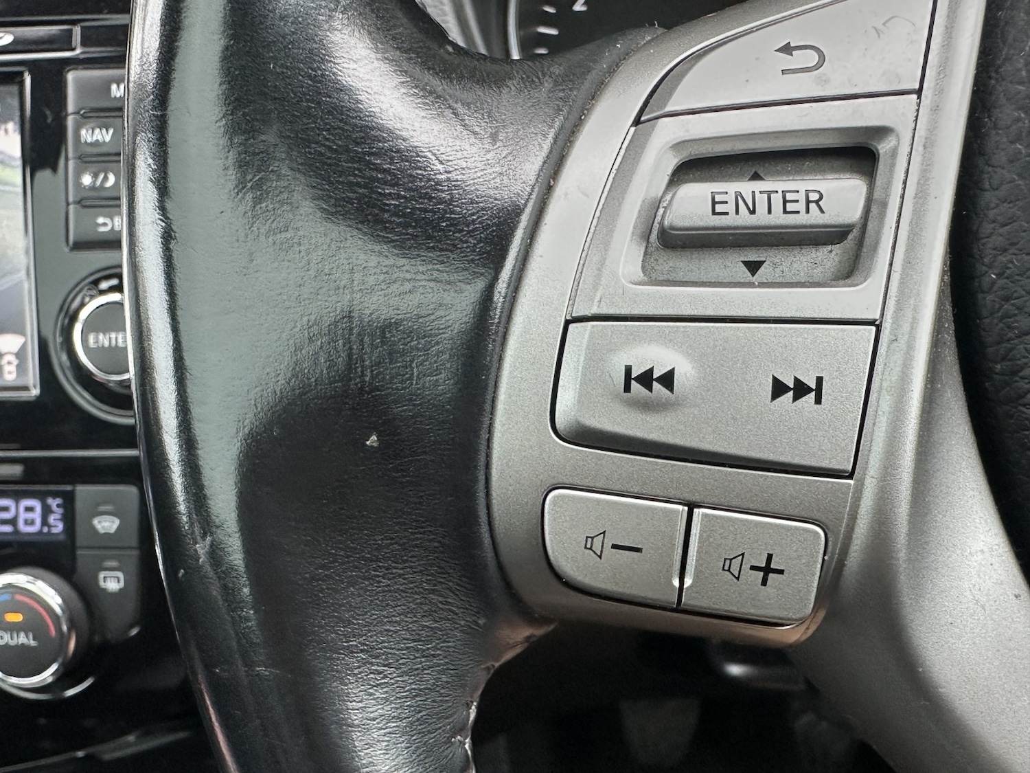 Used Nissan Qashqai 2014 for sale - 76488648: Photo 30