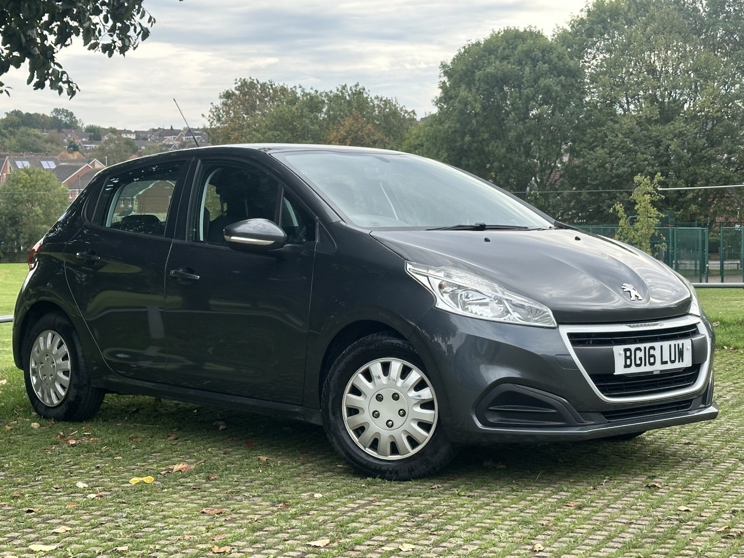 Used Peugeot 208 2016 for sale - 76649838: Photo 1