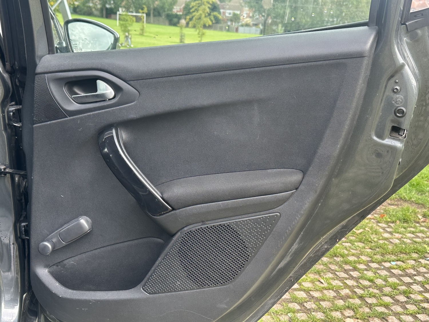 Used Peugeot 208 2016 for sale - 76649838: Photo 15