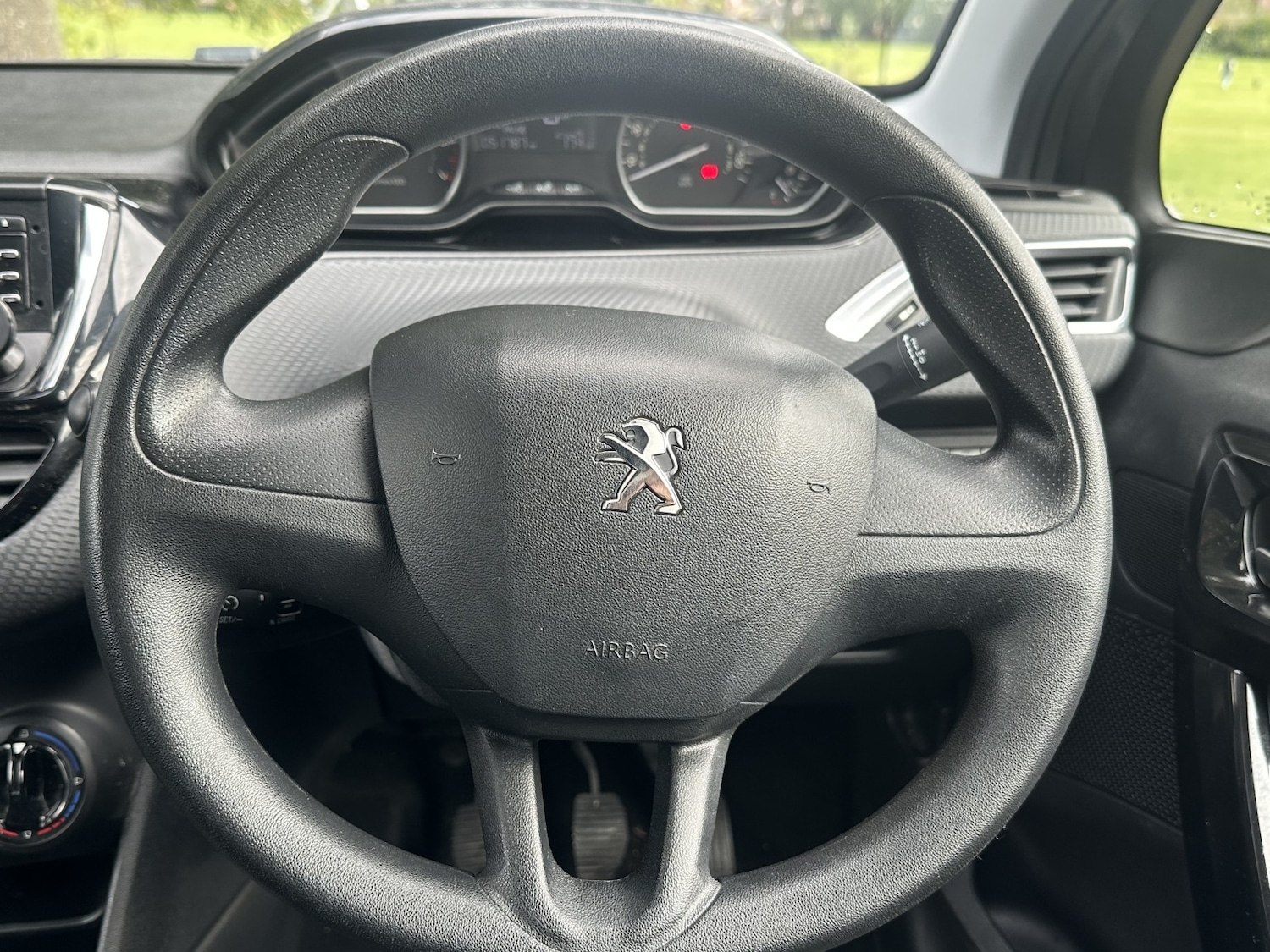Used Peugeot 208 2016 for sale - 76649838: Photo 23